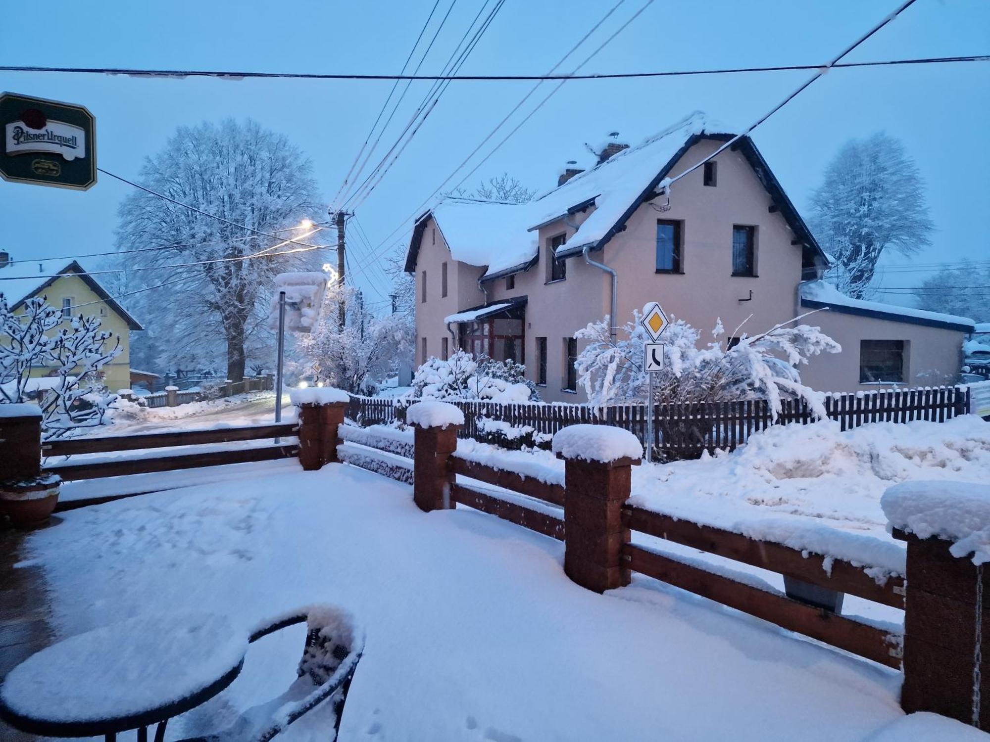 Penzion U Jezevce Hřensko Exteriör bild